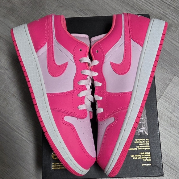 Jordan Shoes - Jordan 1 Valentines Day